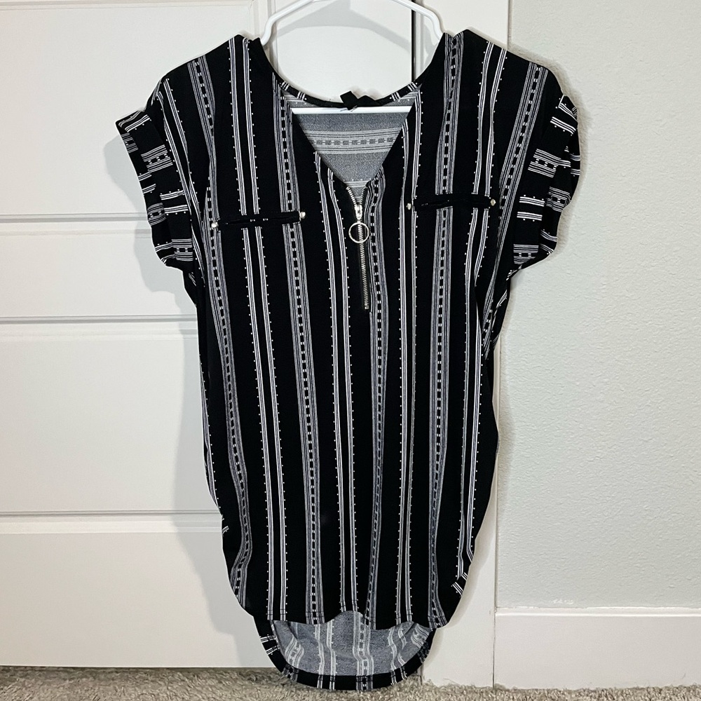 Sweet Wanderer black and white striped maternity shirt